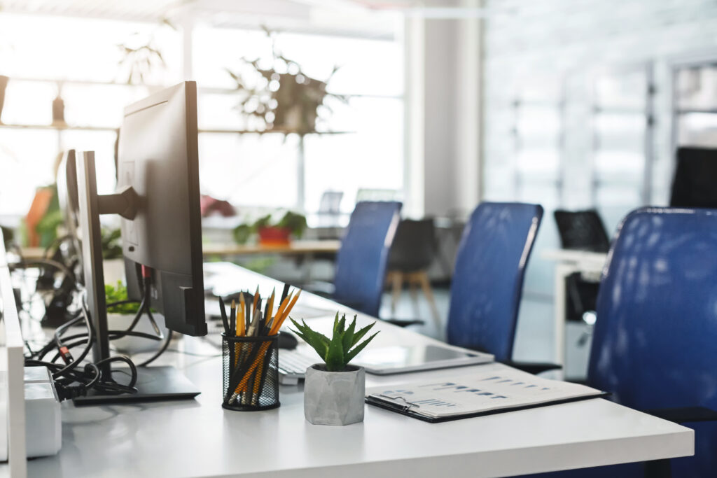 tronos Najať „človeka na všetko“ alebo agentúru? Matematika marketingu, o ktorej sa nehovorí. 3 interior of cozy empty modern coworking office 2026 01 08 23 08 13 utc tronos