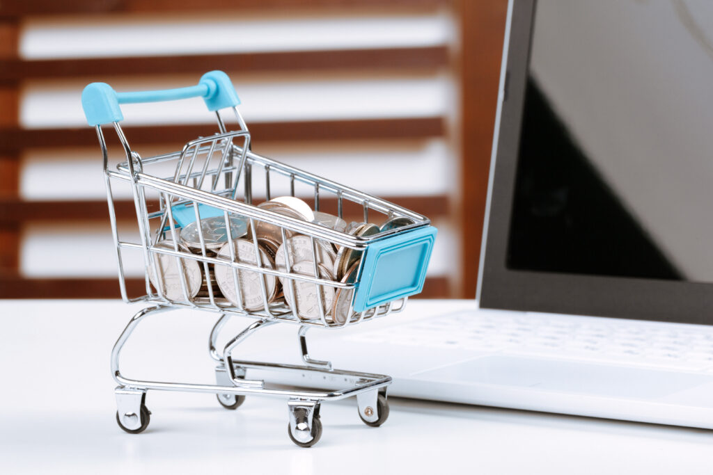 tronos Psychológia cenotvorby na webe: Ako odprezentovať ceny tak, aby sa zdali neodolateľné 1 online shopping concept with miniature cart and la 2026 01 08 22 38 32 utc tronos