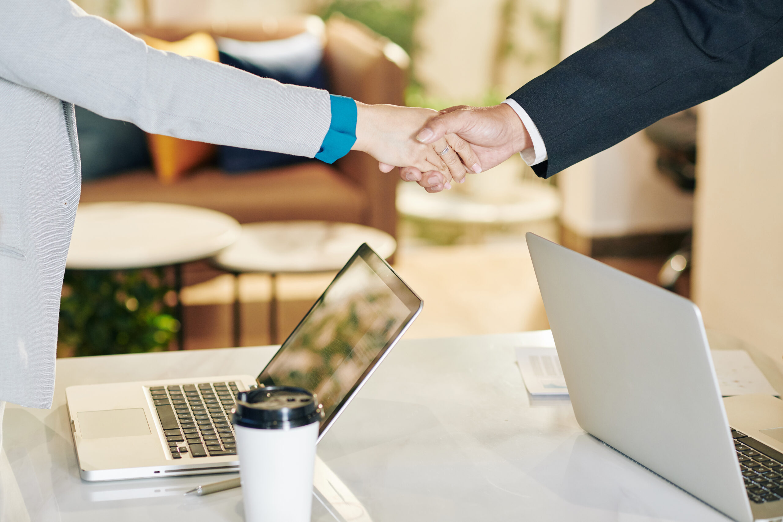 tronos Domov 5 business people handshake at work meeting 2026 01 07 06 59 36 utc scaled tronos